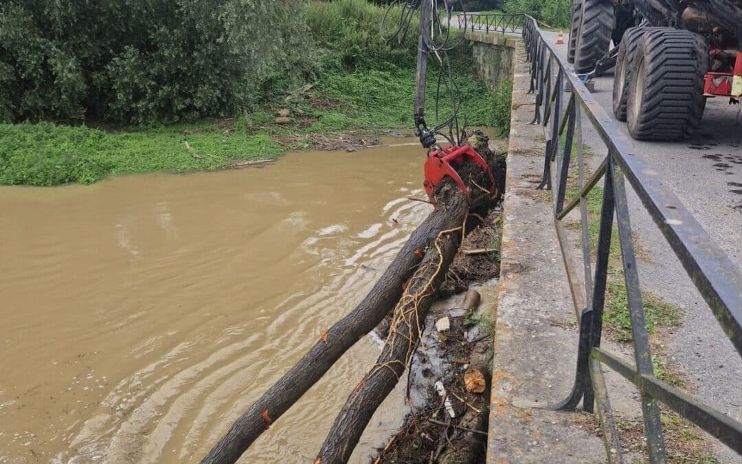 DESEMBACLEMENT : INTERVENTIONS DU SMAGE 2 MORIN PENDANT LES INONDATIONS
